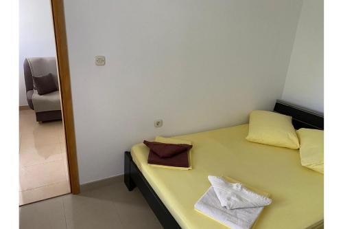 Apartment Nuka - One Bedroom Apartment With Terrace