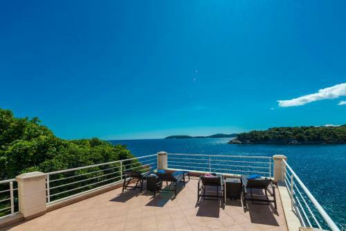 Villa K Dubrovnik - Five Bedroom Villa With Private Sea Access