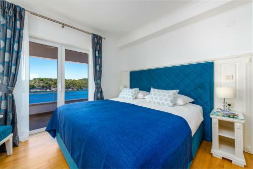 Villa K Dubrovnik - Five Bedroom Villa With Private Sea Access
