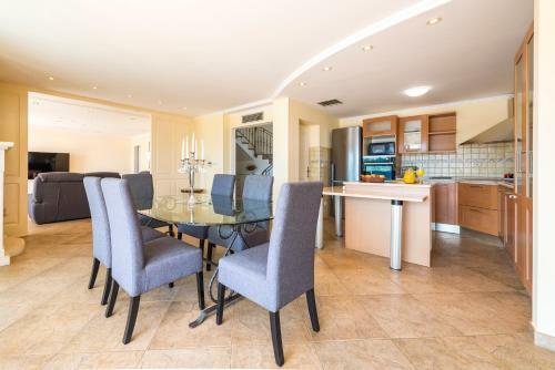 Villa K Dubrovnik - Five Bedroom Villa With Private Sea Access