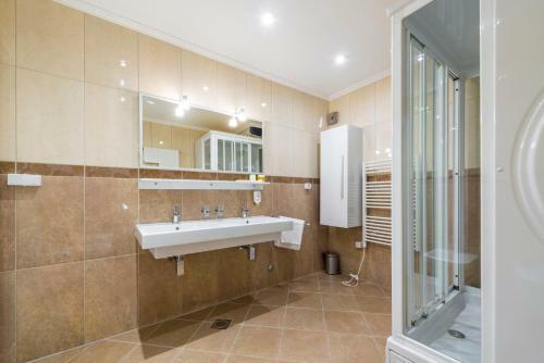 Villa K Dubrovnik - Five Bedroom Villa With Private Sea Access