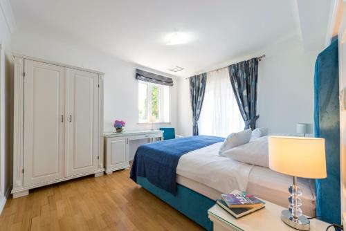 Villa K Dubrovnik - Five Bedroom Villa With Private Sea Access