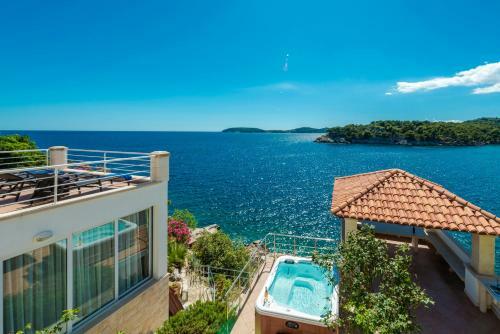 Villa K Dubrovnik - Five Bedroom Villa With Private Sea Access