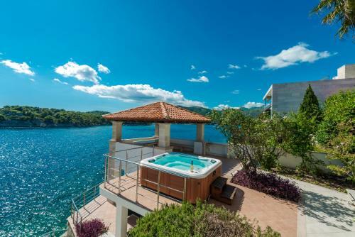 Villa K Dubrovnik - Five Bedroom Villa With Private Sea Access