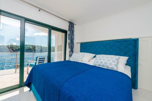 Villa K Dubrovnik - Five Bedroom Villa With Private Sea Access