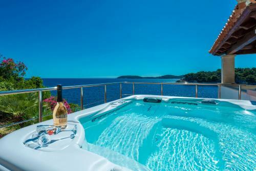 Villa K Dubrovnik - Five Bedroom Villa With Private Sea Access