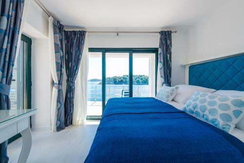 Villa K Dubrovnik - Five Bedroom Villa With Private Sea Access