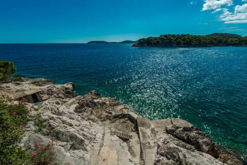 Villa K Dubrovnik - Five Bedroom Villa With Private Sea Access