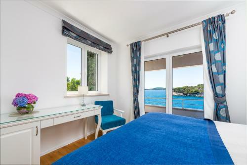 Villa K Dubrovnik - Five Bedroom Villa With Private Sea Access