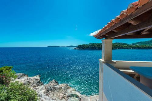 Villa K Dubrovnik - Five Bedroom Villa With Private Sea Access