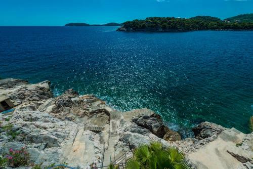 Villa K Dubrovnik - Five Bedroom Villa With Private Sea Access