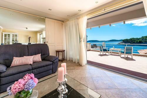 Villa K Dubrovnik - Five Bedroom Villa With Private Sea Access