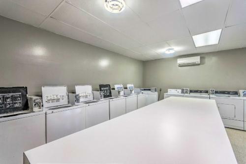 Apartamento Lakefront Hot Springs Condo With Patio And Pool!