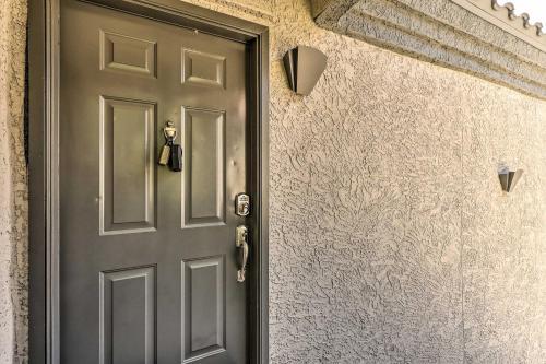 Apartamento Elegant Scottsdale Condo With Balcony And Pool!