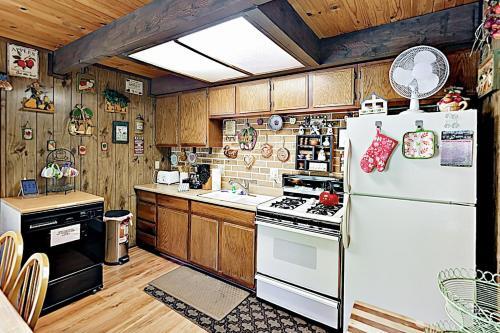 The Bee Bears Cabin
