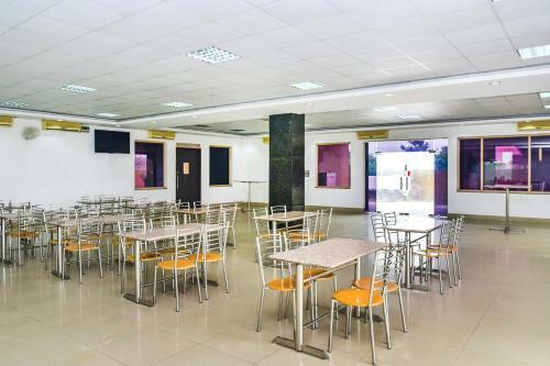 Oyo 28737 Hotel Mayur