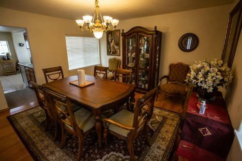 Spectacular 4br Home On 2 Acre Estate