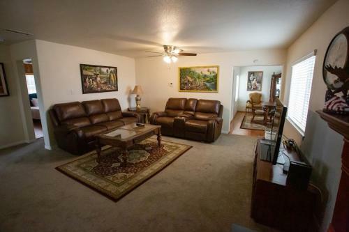 Spectacular 4br Home On 2 Acre Estate