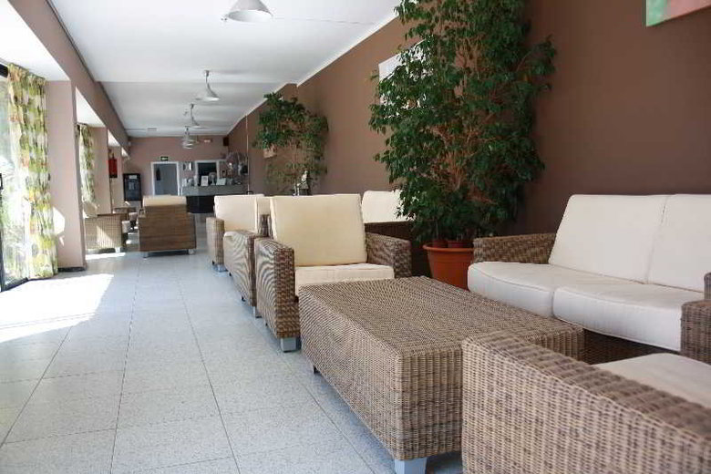 Apartamentos Colina Mar