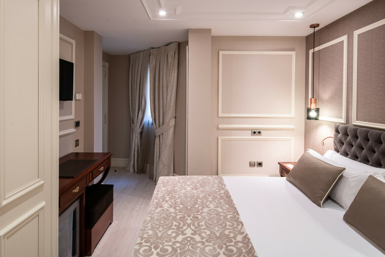 Hotel Catalonia Las Cortes