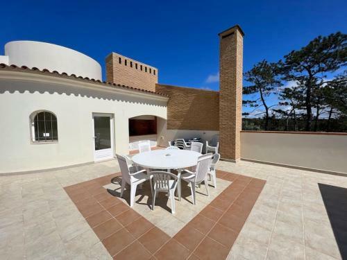 Luxurious And Spacious Villa With A Big Pool
