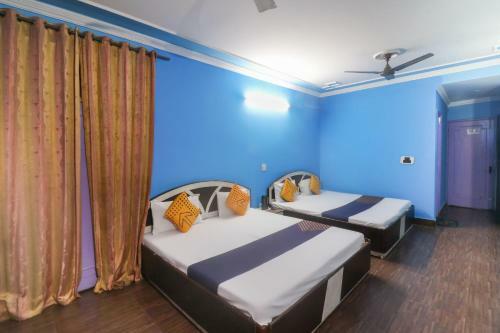 Spot On 64059 Hotel Raj Palace