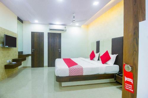 Oyo 88908 Hotel Samrat Palace - Moca