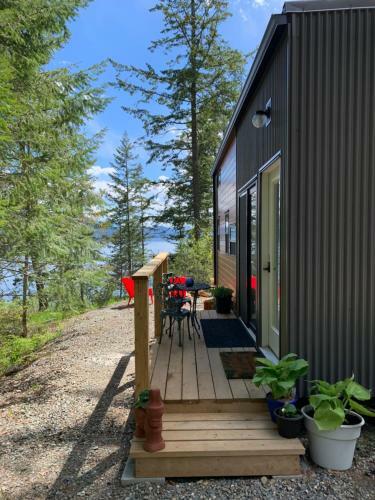 Tiny Retreat