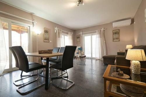 Artemis Quiet And Relaxing Apt Free Parking