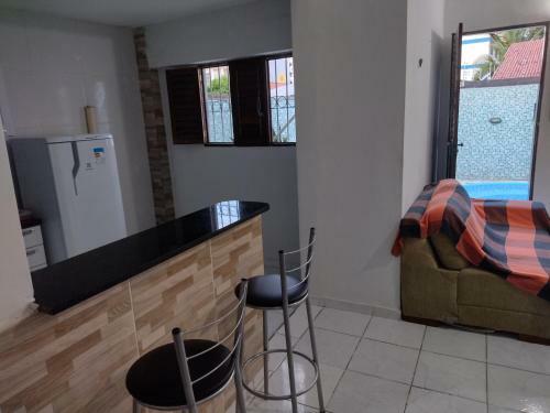 Casa Com Piscina Confort�vel E Perto De Tudo