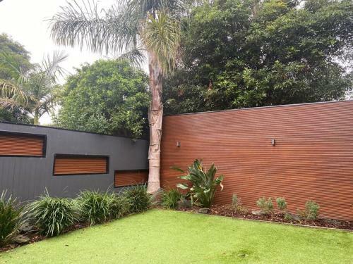 Villa Mckinnon Luxury Moderm Home Three Bedroom
