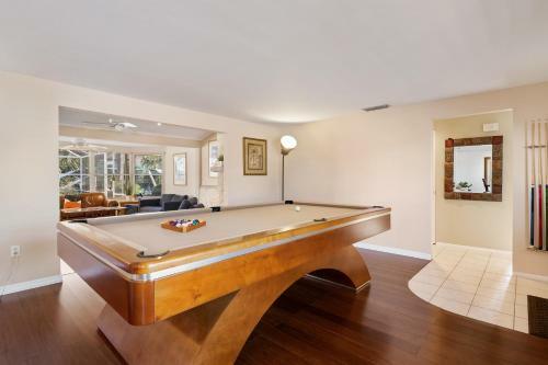 Private Pool Home Located Off Sarasota Bay Boat Dock Access Home