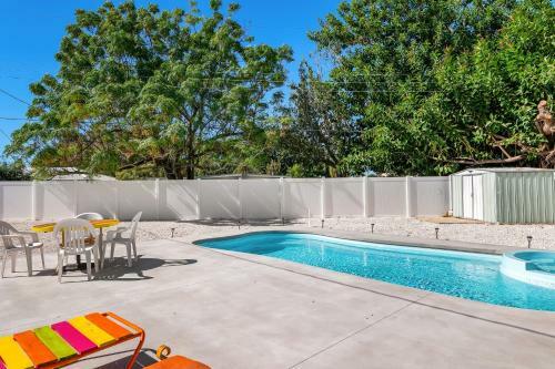 3 Bedroom Pool Home 5 Miles From Best Beaches Around Home