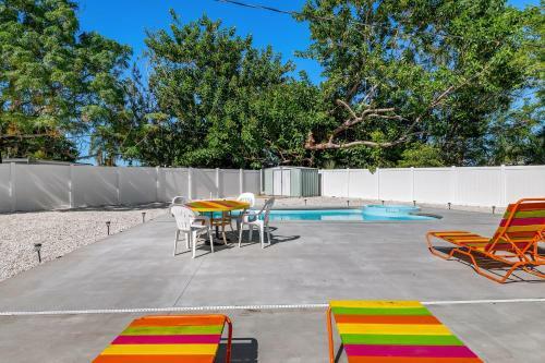 3 Bedroom Pool Home 5 Miles From Best Beaches Around Home