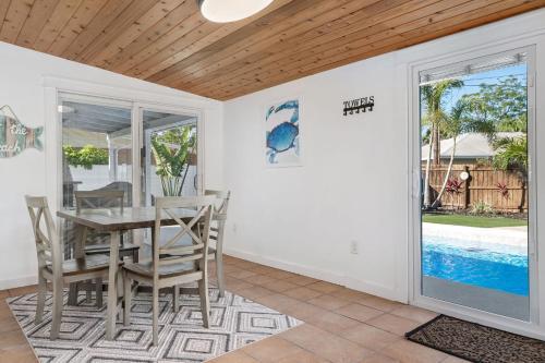 Fully Remodeled Pool Home Less Than 5 Miles To Beach Home