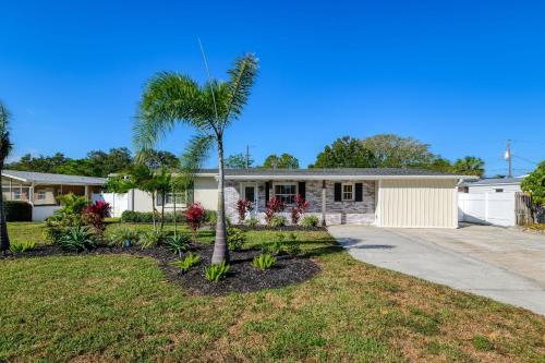 Fully Remodeled Pool Home Less Than 5 Miles To Beach Home