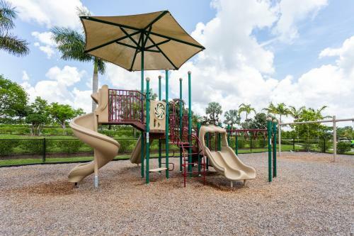 Vernazza Vacation Rental In Naples Reserve