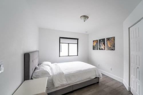 Villa Luxury Condo 4 Beautiful Bedroom Great Location!