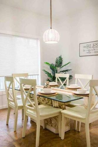 Family Blue Home 6beds&2baths Olas Boulevard