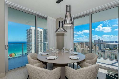 5 Wrap Around Balcony 2br Insane Views