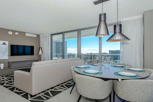 5 Amenities Luxury 3brcorner Balcony Wpanor View