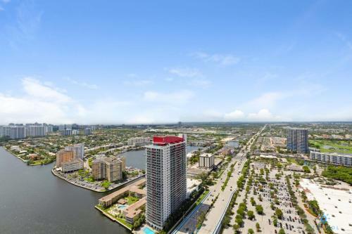5 Amenities Luxury 3 Br Front Intercostal View