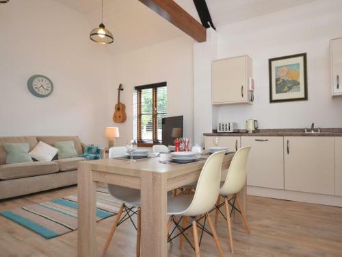 Pass The Keys Peaceful And Spacious 2 Bedroom Holiday Home