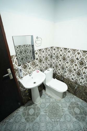 Star Hotel And Restaurant By Wb Inn