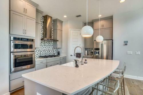 Redington Townhouse- Beach Luxury, Amazing Location
