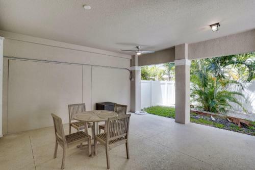 Redington Townhouse- Beach Luxury, Amazing Location