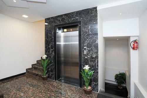 Capital O 9972 Hotel Donachie