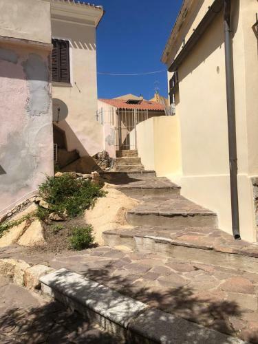 Casa Centro Con Giardino La Maddalena