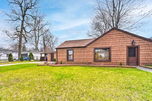 Bay City Home With Deck And Grill - Walk To Beach