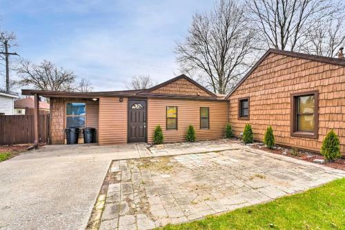 Bay City Home With Deck And Grill - Walk To Beach
